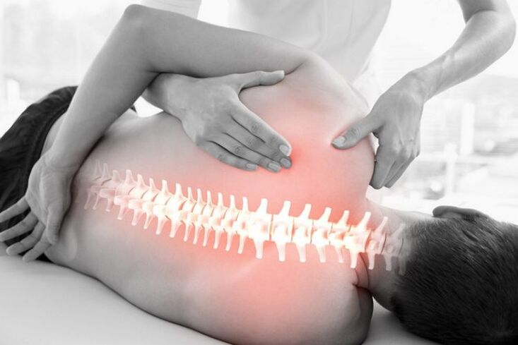 Bizkarrezur torazikoko osteokondrosiaren eskuzko terapia saioa